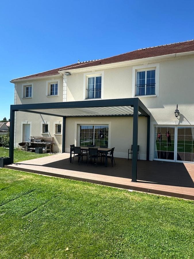 Pergolas aluminium : réalisation Menuiseries Bichot